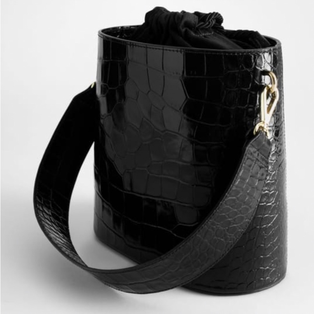 & OTHER STORIES
Croc Embossed Leather Bucket Bag